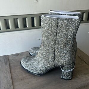Nwt. Shimmer ankle boots